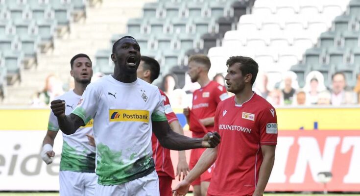 Mönchengladbach mantiene ilusión de Champions