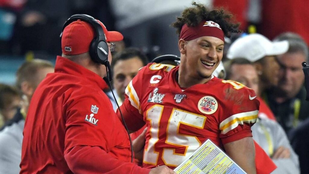 Ya era hora: Mahomes y los Chiefs negocian extensión