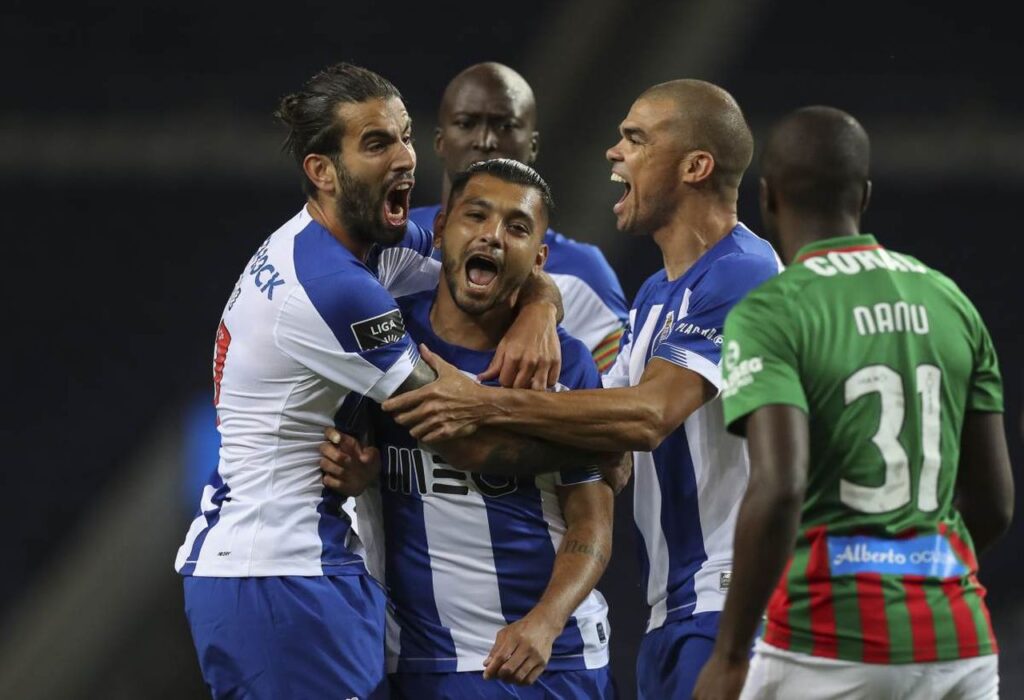 ‘Tecatito’ le da victoria al Porto con golazo