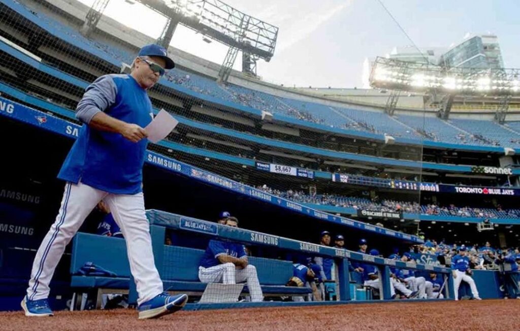 Azulejos esperan autorización para jugar en Toronto