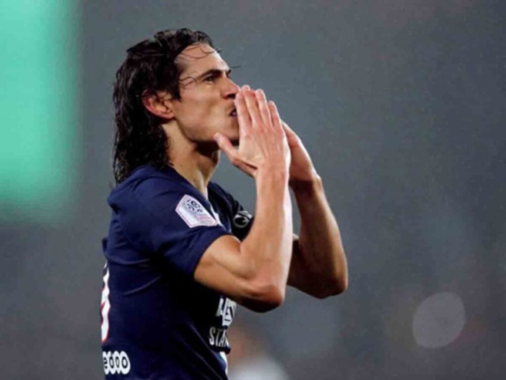 Edinson Cavani no jugaría la Champions con el PSG