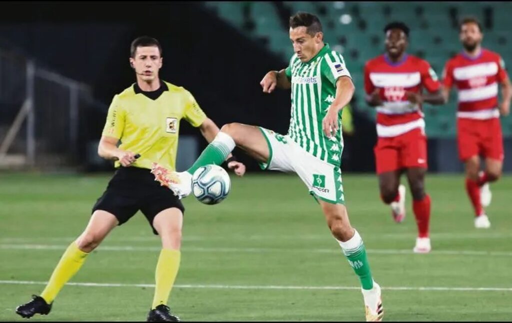 El Betis, con Guardado y Lainez, empata con el Granada