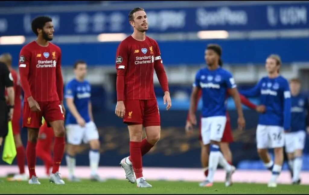 El Liverpool iguala con el Everton