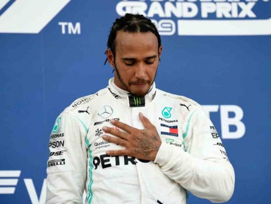 Lewis Hamilton confiesa sentirse con ira y tristeza