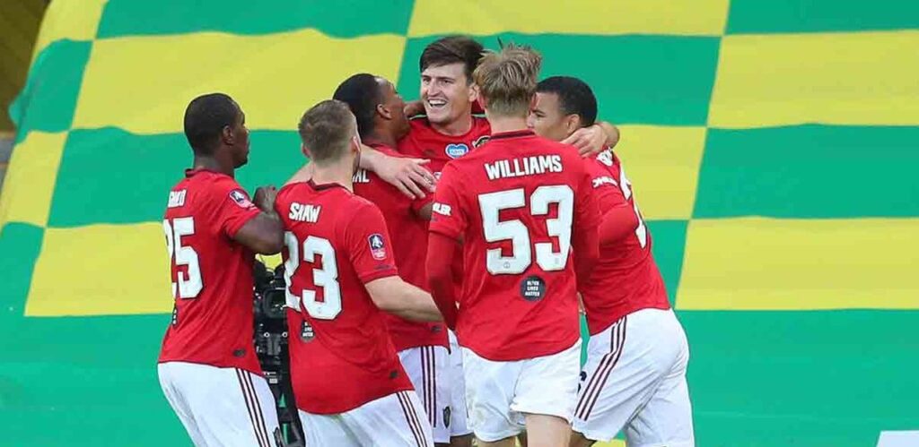 Manchester United sufre, pero avanza en la FA Cup