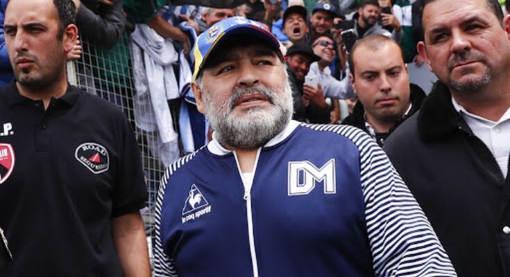 Maradona renueva con Gimnasia y Esgrima La Plata