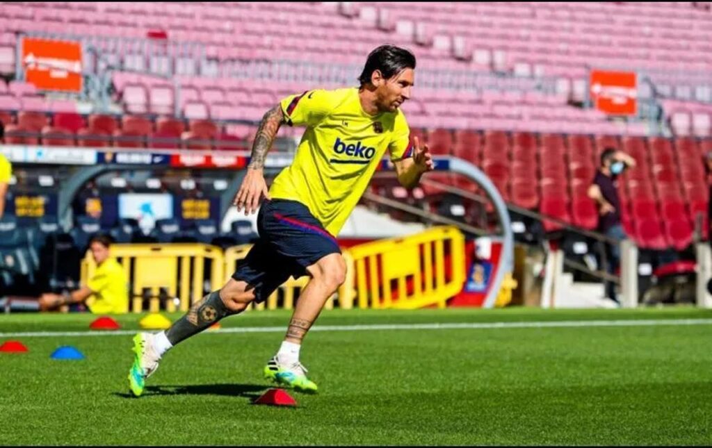 Messi entrena en Camp Nou