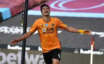 Raúl Jiménez impulsa al Wolverhampton al triunfo