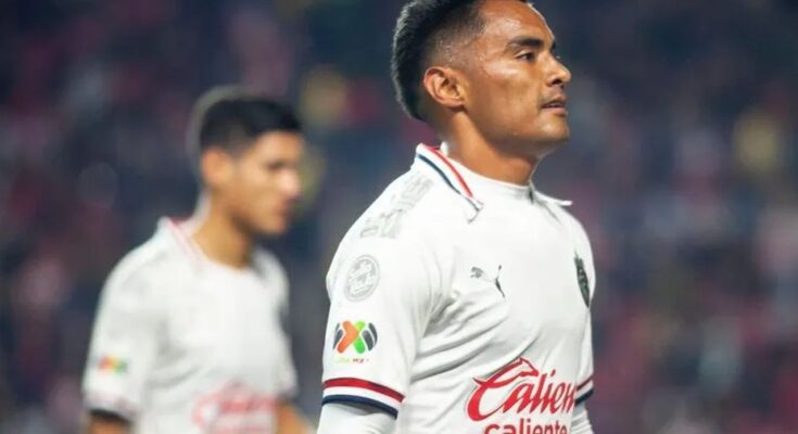 “Gallito” y Gudiño, las únicas bajas que se podrían dar en Chivas