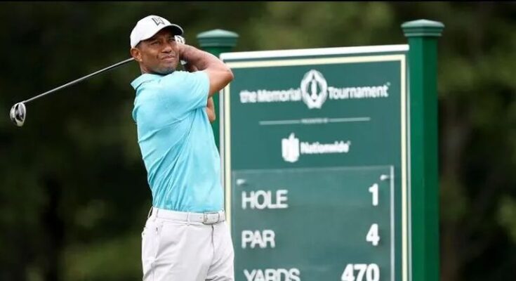 Aficionados salen a la calle sin cubrebocas para ver a Tiger Woods Aficionados salen a la calle sin cubrebocas para ver a Tiger Woods