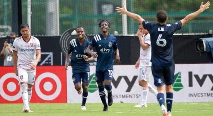 Alan Pulido da dos asistencias y Sporting pasa a octavos en la MLS is back