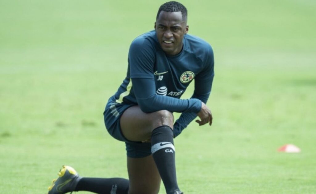 América sigue buscando acomodo para Renato Ibarra