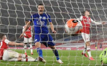 Arsenal deja ir la victoria en los últimos minutos