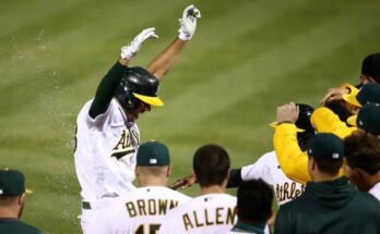 Atléticos ganan 1er juego con nueva norma de extra innings