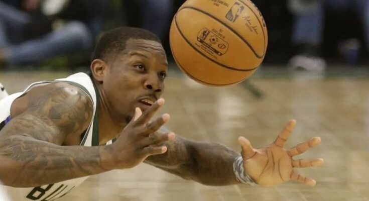 Bledsoe, armador de Bucks, da positivo de coronavirus