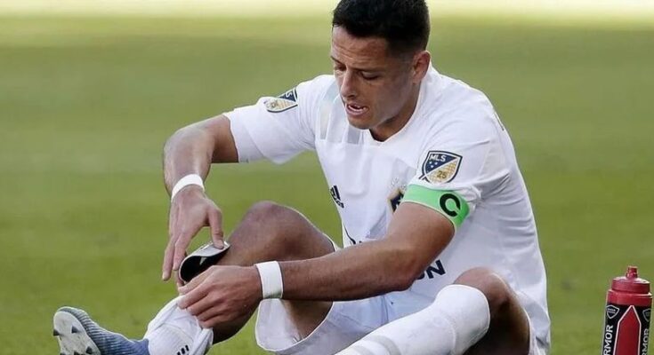 “Chicharito” Hernández será baja en L.A. Galaxy por un mes por lesión de pantorrilla “Chicharito” Hernández será baja en L.A. Galaxy por un mes por lesión de pantorrilla