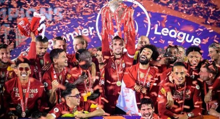 El Liverpool levanta en Anfield su primera Liga inglesa en treinta años