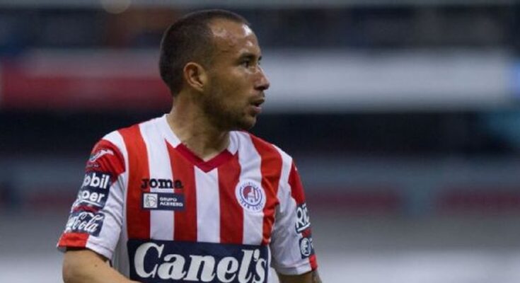 Fanáticos del Atlético de San Luis recaban firmas por permanencia de jugador Fanáticos del Atlético de San Luis recaban firmas por permanencia de jugador