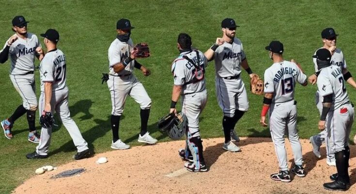 MLB y sindicato analizan dobles carteleras de siete entradas