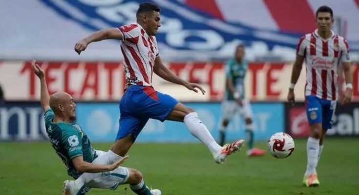 Un Chivas descafeinado deja ir vivo a León en el arranque del torneo Un Chivas descafeinado deja ir vivo a León en el arranque del torneo