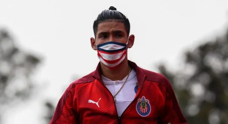 Uriel Antuna, un caso más de COVID-19 en Chivas Uriel Antuna, un caso más de COVID-19 en Chivas
