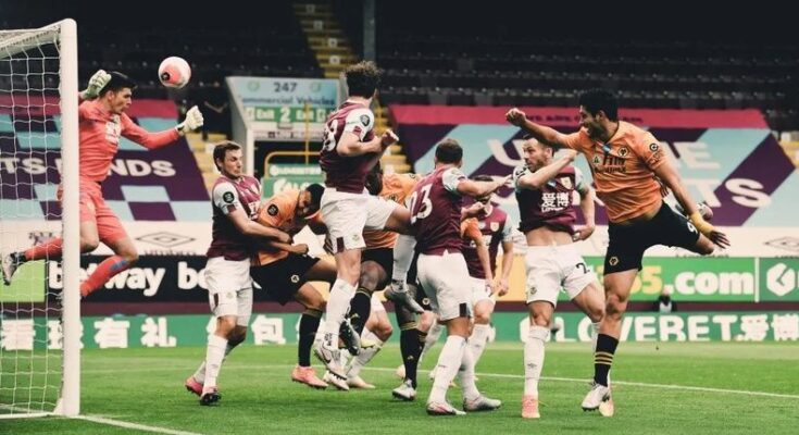 Wolves deja escapar la victoria y se aleja de Champions: Raúl Jimenez anotó