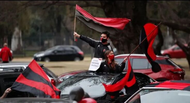 Aficionados en Rosario piden la vuelta de Messi a Newell’s