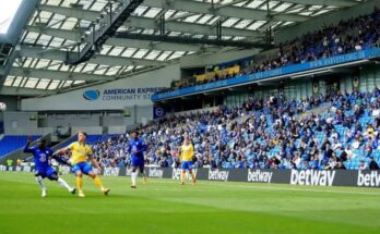 Aficionados regresan a un estadio de la Premier League