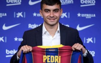 Barcelona presenta a Pedri como su nuevo jugador