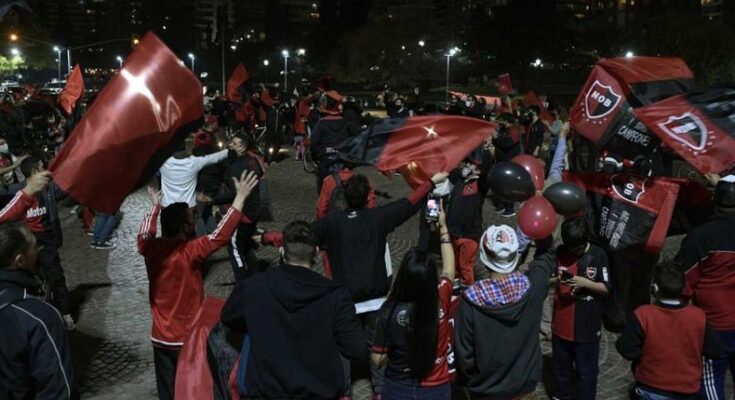 Caravana de hinchas piden llegada de Messi a Newell’s