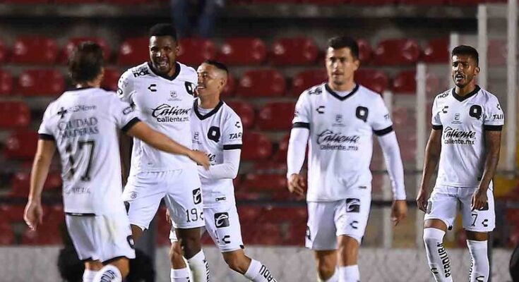 Gallos golea y termina con el invicto de América Gallos golea y termina con el invicto de América