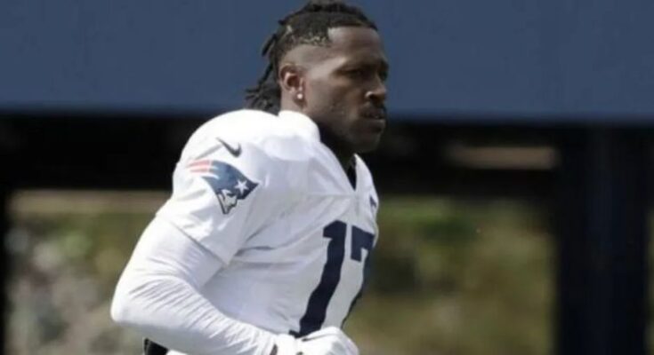 La liga de football americano suspende 8 juegos a Antonio Brown La liga de football americano suspende 8 juegos a Antonio Brown