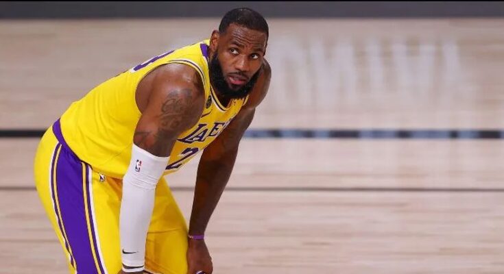 LeBron James firma un triple-doble de récord en derrota ante Blazers