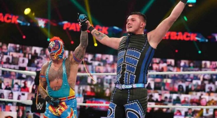 Rey y Dominik Mysterio consiguen vengarse de Seth Rollins