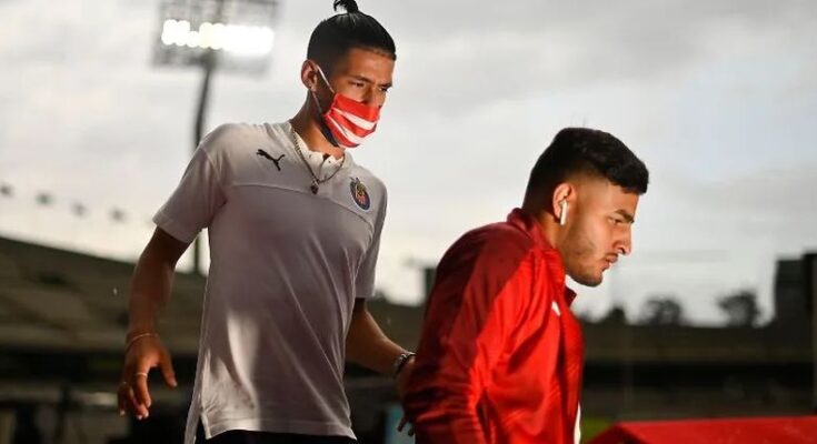 Uriel Antuna y Alexis Vega son separados de Chivas