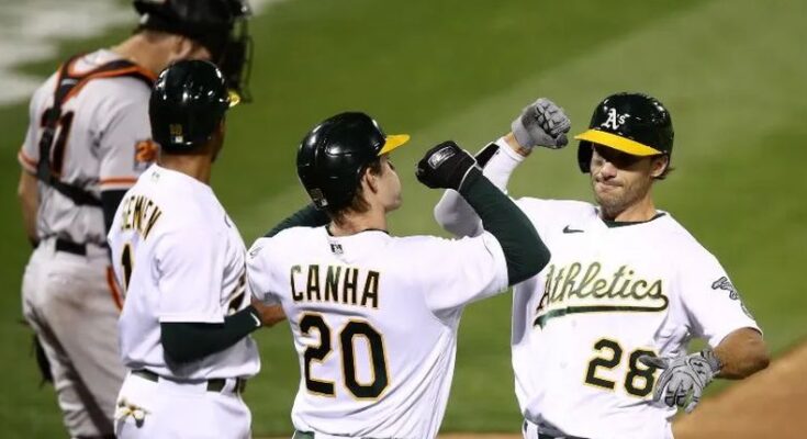 Athletics blanquean a Giants y logran boleto a playoffs