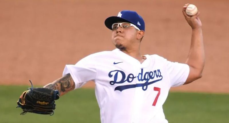 Julio Urías lanza sólido y dirige la victoria de los Dodgers