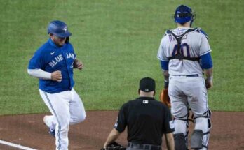 Kirk debuta y aporta en el triunfo de Azulejos