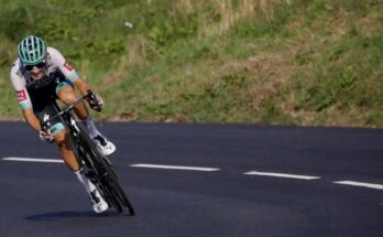 Kämna se apunta la etapa 16; Roglic sigue de líder