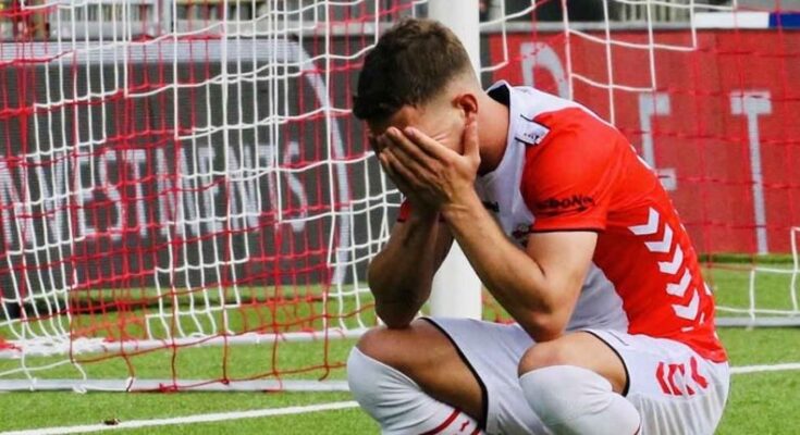 Le prohíben exhibir patrocinio por ‘indecente’ Le prohíben exhibir patrocinio por ‘indecente’