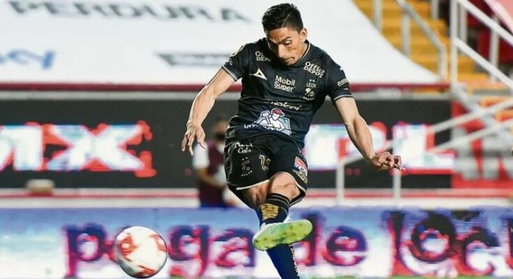 León le pega al Necaxa y despiden a Sosa