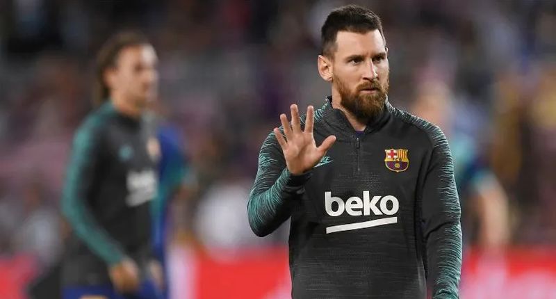 Messi estudiaría la opción de quedarse en el Barcelona