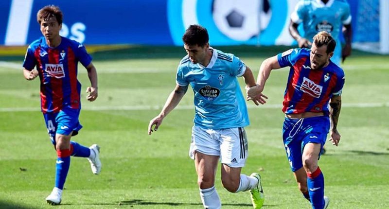 Néstor Araujo presente en el debut del Celta