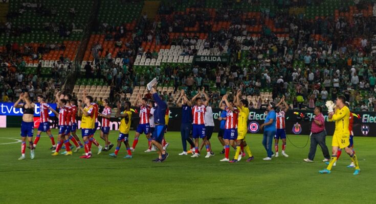 Hombrada de Atlético de SL, al eliminar a León de visita, 1-3