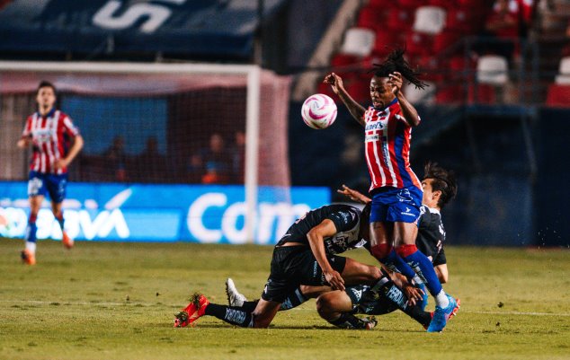 Atlético de SL rectifica el rumbo y pasa por encima de Necaxa, 4-0 Atlético de SL rectifica el rumbo y pasa por encima de Necaxa, 4-0