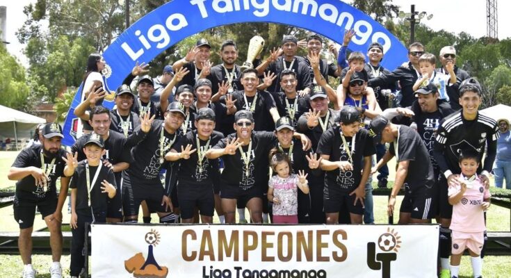 Quatro Soluciones Habitacionales, ¡alzan título de Campeones…!